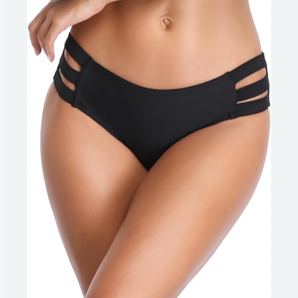 Ocean Blues Women's Strappy Bikini Bottom Full Coverage Black Medium NWT's.